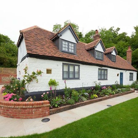 マーロー The Dog And Badger Bed & Breakfast エクステリア 写真